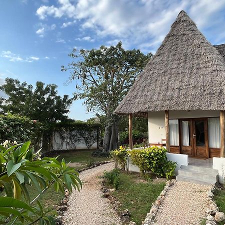 Miti Beach Bungalows Нунгви Экстерьер фото