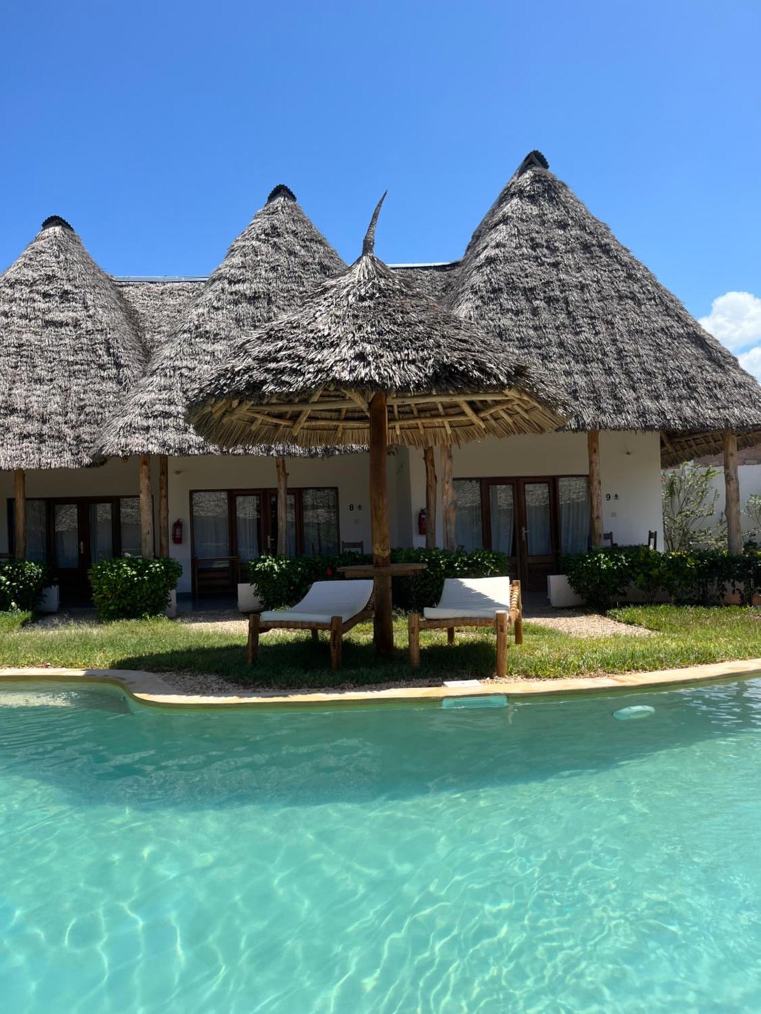Miti Beach Bungalows Нунгви Экстерьер фото